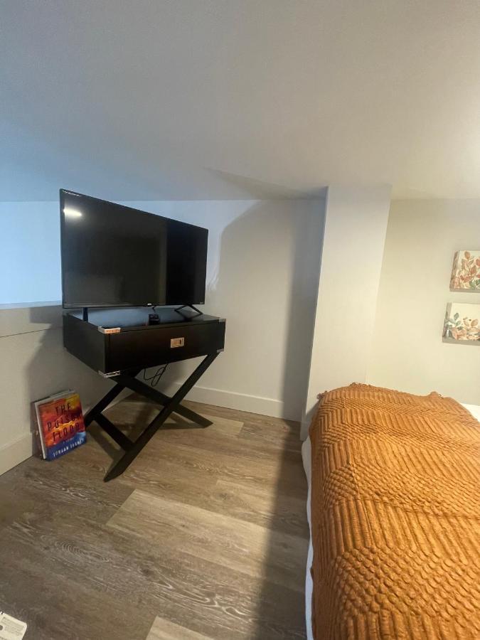 Sleeping Uptown Apartment Seattle Ngoại thất bức ảnh