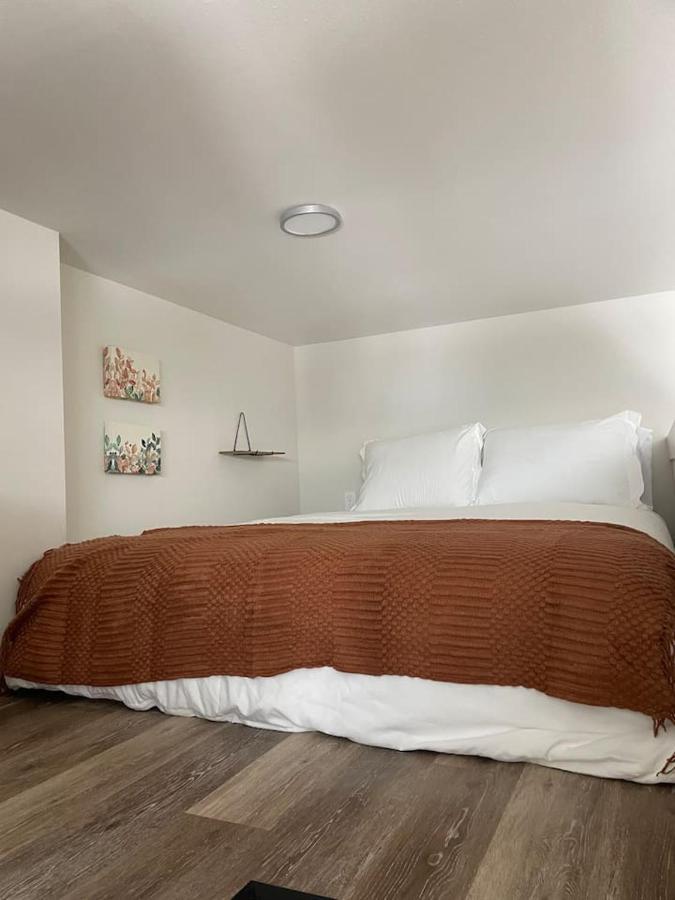 Sleeping Uptown Apartment Seattle Ngoại thất bức ảnh